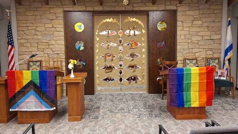 Quad Cities has its first-ever Pride Shabbat and Service hosted by Jewish congregations